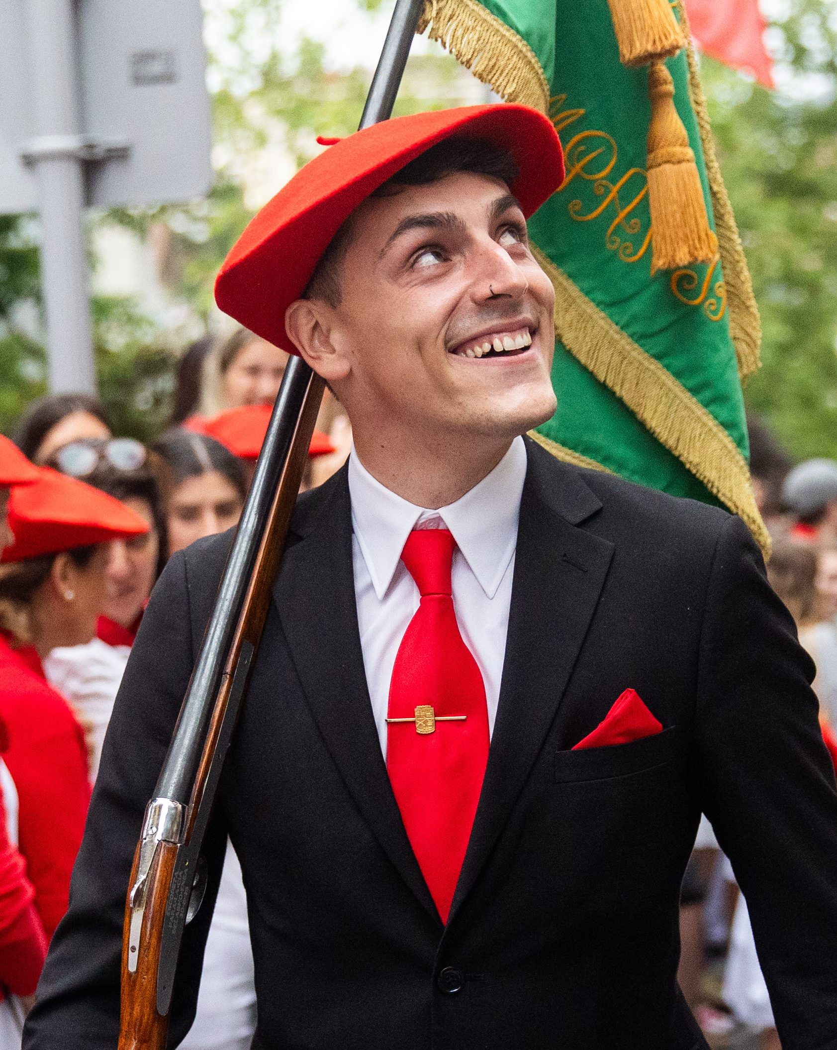 JonMenor_BanderinBelaskoenea